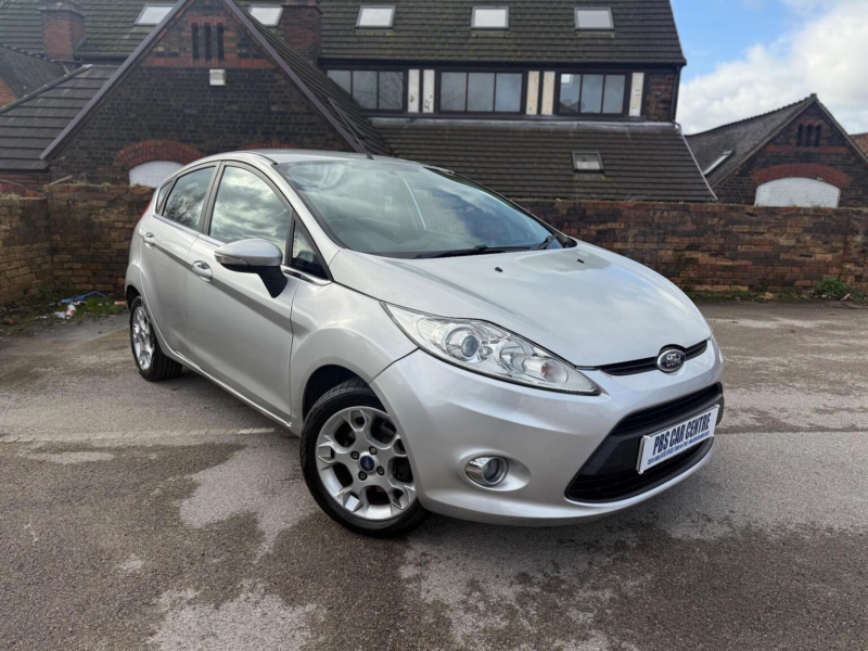 2012 Ford Fiesta 1.4 Zetec 5dr in Silver — image 1