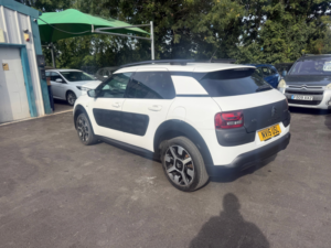 2015 Citroen C4 Cactus 1.2 Puretech Flair Hatchback 5dr Petrol Etg5 Euro 6 (s/s) (82 Ps) in White — image 4