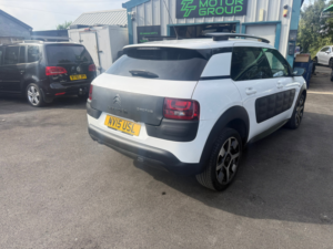 2015 Citroen C4 Cactus 1.2 Puretech Flair Hatchback 5dr Petrol Etg5 Euro 6 (s/s) (82 Ps) in White — image 5