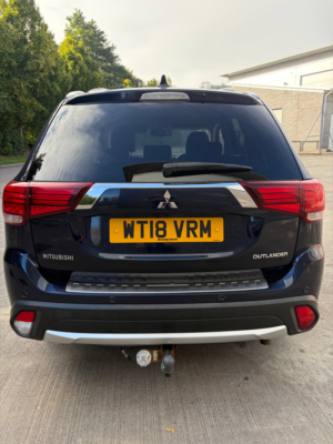 2018 Mitsubishi Outlander 2.2 Di-D 3 SUV 5dr Diesel Auto 4WD Euro 6 (147 Ps) in Blue — image 4