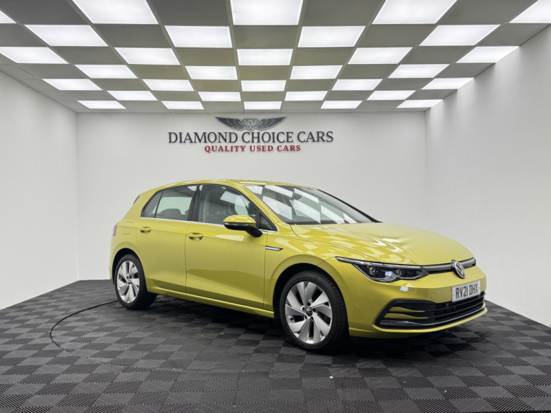 2021 Volkswagen Golf 1.5 Etsi Mhev Style in Yellow — image 1