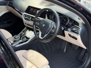 2019 BMW 3 Series 2.0 330i Sport Touring Auto Euro 6 (s/s) 5dr in Black — image 2