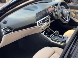 2019 BMW 3 Series 2.0 330i Sport Touring Auto Euro 6 (s/s) 5dr in Black — image 5