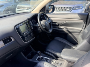2015 Mitsubishi Outlander Di-D Gx 4s in Grey — image 2