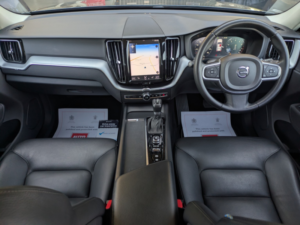 2018 Volvo Xc60 Momentum T5 AWD 2.0 Automatic. 2 Owners. Volvo Service History. 19" Alloys. Carplay. Heated Leather. in Grey — image 3