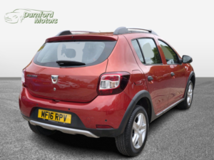 2016 Dacia Sandero Stepway 0.9 Stepway Laureate Tce 90 in Red — image 4