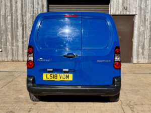 2018 Peugeot Partner 1.6 Bluehdi 648 S in Blue — image 4