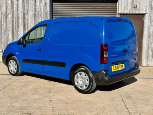 2018 Peugeot Partner 1.6 Bluehdi 648 S in Blue — image 5