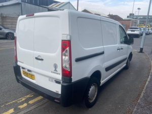 2009 Peugeot Expert 1.6 Hdi Professional L1 H1 4dr in White — image 4