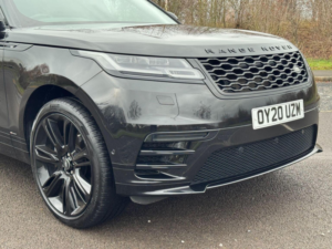 2020 Land Rover Range Rover Velar 3.0 D300 R-Dynamic Se Auto 4WD Euro 6 (s/s) 5dr in Black — image 2