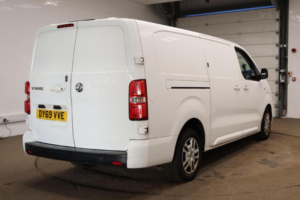 2019 Vauxhall Vivaro 1.5 Turbo D 2900 Sportive L2 H1 Euro 6 (s/s) 5dr in White — image 4