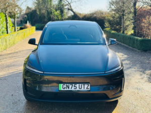 2025 Tesla Model Y 62.5kwh Auto Rwd 5dr in Grey — image 3