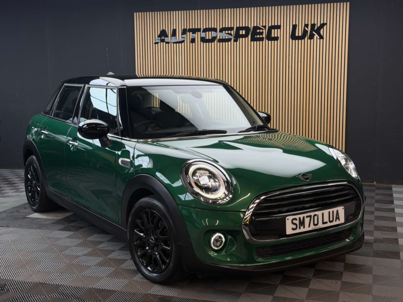 2020 MINI Hatch 1.5 Cooper Classic Hatchback 5dr Petrol Manual Euro 6 (s/s) (136 Ps) in Green — image 1