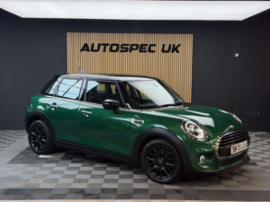 2020 MINI Hatch 1.5 Cooper Classic Hatchback 5dr Petrol Manual Euro 6 (s/s) (136 Ps) in Green — image 2