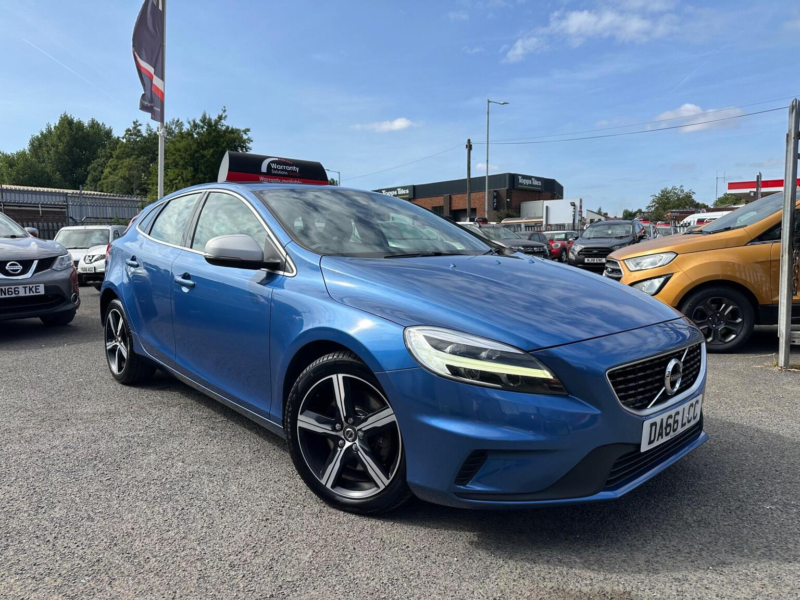 2016 Volvo V40 1.5 T2 R-Design Auto Euro 6 (s/s) 5dr in Blue — image 1