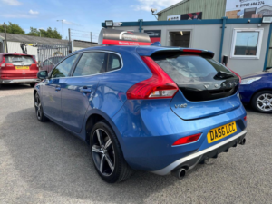 2016 Volvo V40 1.5 T2 R-Design Auto Euro 6 (s/s) 5dr in Blue — image 4