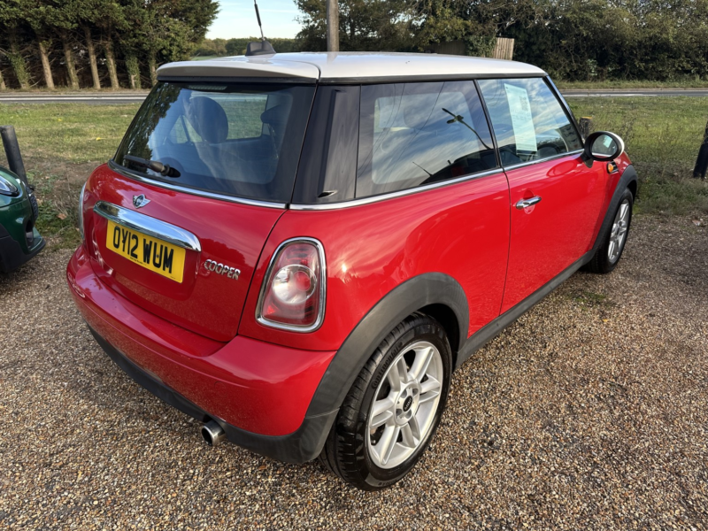 2012 MINI Hatch 1.6 Cooper Hatch in Red — image 1
