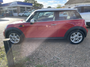 2012 MINI Hatch 1.6 Cooper Hatch in Red — image 4