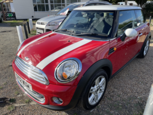 2012 MINI Hatch 1.6 Cooper Hatch in Red — image 5