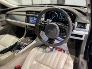 2015 Jaguar Xf 2.0d Portfolio Auto Euro 6 (s/s) 4dr in Blue — image 2
