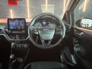 2020 Ford Fiesta 1.0 T Ecoboost Trend in Black — image 3