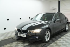 2017 BMW 3 Series 1.5 318i Sport Euro 6 (s/s) 4dr in Black — image 3