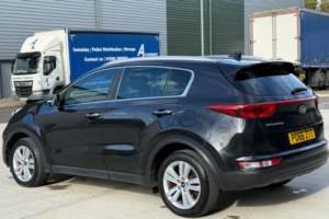 2016 Kia Sportage 1.7 Crdi 2 Euro 6 (s/s) 5dr in Black — image 4