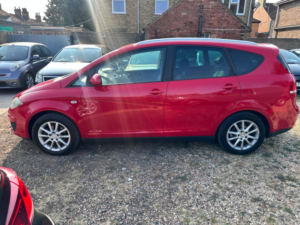 2013 SEAT Altea Xl 1.6 Tdi Cr Se Copa in Red — image 4
