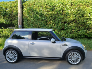 2009 MINI Hatch 1.6 Cooper Camden Hatchback 3dr Petrol Manual Euro 4 (120 Ps) in Silver — image 2