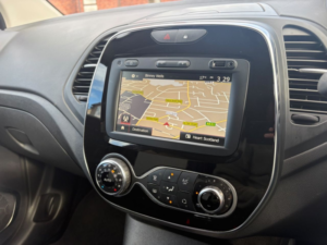 2019 Renault Captur 0.9 Tce Energy Iconic SUV 5dr Petrol Manual Euro 6 (s/s) (90 Ps) in Red — image 2