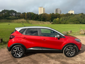 2019 Renault Captur 0.9 Tce Energy Iconic SUV 5dr Petrol Manual Euro 6 (s/s) (90 Ps) in Red — image 4