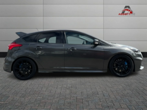 2017 Ford Focus 2.3 T Ecoboost Rs in Grey — image 5