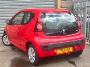 2013 Peugeot 107 1.0 12v Access Hatchback 3dr Petrol Manual Euro 5 (68 Ps) in Red — image 2