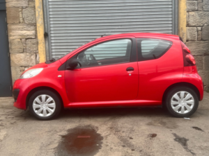 2013 Peugeot 107 1.0 12v Access Hatchback 3dr Petrol Manual Euro 5 (68 Ps) in Red — image 4