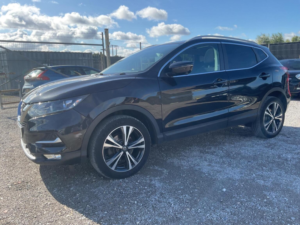 2019 Nissan Qashqai 1.3 Dig-T N-Connecta Euro 6 (s/s) 5dr in Black — image 5