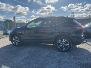 2019 Nissan Qashqai 1.3 Dig-T N-Connecta Euro 6 (s/s) 5dr in Black — image 6