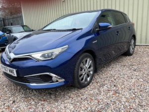 2017 Toyota Auris 1.8 Vvt-H Excel CVT Euro 6 (s/s) 5dr (safety Sense) in Blue — image 3
