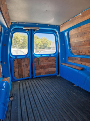 2011 Volkswagen Caddy Maxi 1.6 Tdi C20 Maxi Fwd 5dr in Blue — image 4