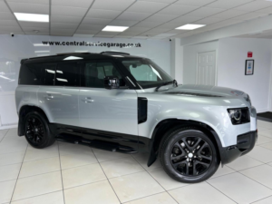 2022 Land Rover Defender 110 3.0 D250 Mhev Xs Edition Auto 4WD Euro 6 (s/s) 5dr in Silver — image 4