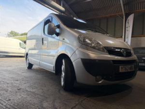 2013 Vauxhall Vivaro 2.0 2900 Cdti Sportive Fwd L3 4dr in Silver — image 2