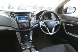 2014 Hyundai I40 1.7 Crdi Style Auto Euro 5 5dr in Black — image 2