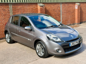 2012 Renault Clio 1.2 Dynamique Tomtom Euro 5 5dr in Grey — image 2