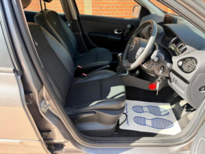 2012 Renault Clio 1.2 Dynamique Tomtom Euro 5 5dr in Grey — image 3
