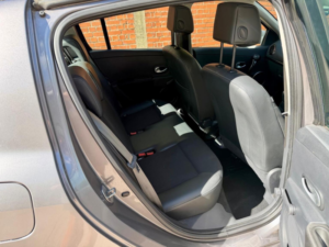 2012 Renault Clio 1.2 Dynamique Tomtom Euro 5 5dr in Grey — image 5