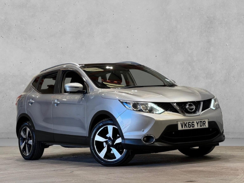 2016 Nissan Qashqai 1.6 Dci N-Connecta 2WD Euro 6 (s/s) 5dr in Silver — image 1