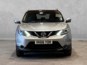 2016 Nissan Qashqai 1.6 Dci N-Connecta 2WD Euro 6 (s/s) 5dr in Silver — image 2