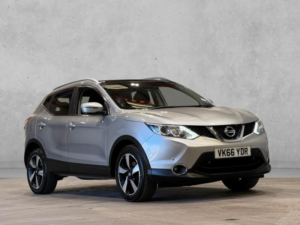 2016 Nissan Qashqai 1.6 Dci N-Connecta 2WD Euro 6 (s/s) 5dr in Silver — image 5