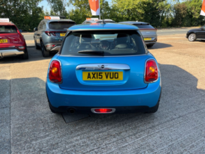 2015 MINI Hatch 1.2 One Hatchback 3dr Petrol Auto Euro 6 (s/s) (102 Ps) in Blue — image 6