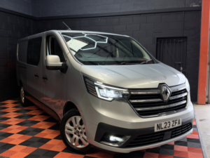 2023 Renault Trafic 2.0 Dci Blue Ll30 Sport Crew Van Double Cab 6dr Diesel Manual L2 H1 Euro 6 (s/s) (150 Ps) in Grey — image 2