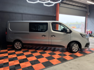 2023 Renault Trafic 2.0 Dci Blue Ll30 Sport Crew Van Double Cab 6dr Diesel Manual L2 H1 Euro 6 (s/s) (150 Ps) in Grey — image 3